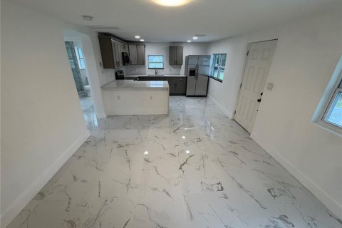 Casa en venta en Saint Petersburg, Florida, 3 dormitorios, 85.93 m2 № 1907277 - foto 6