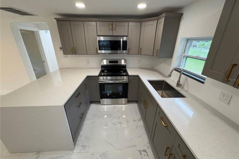 Casa en venta en Saint Petersburg, Florida, 3 dormitorios, 85.93 m2 № 1907277 - foto 11