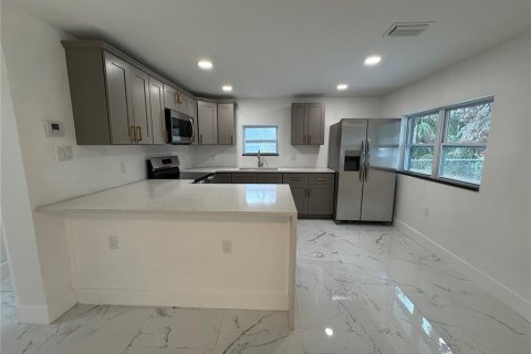 Casa en venta en Saint Petersburg, Florida, 3 dormitorios, 85.93 m2 № 1907277 - foto 7