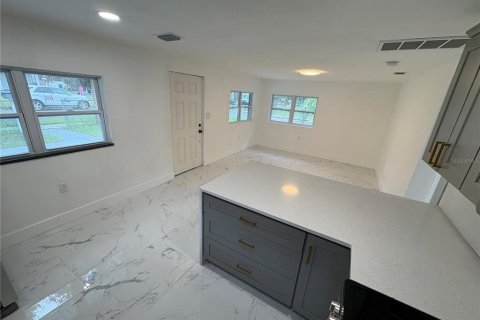 Casa en venta en Saint Petersburg, Florida, 3 dormitorios, 85.93 m2 № 1907277 - foto 14
