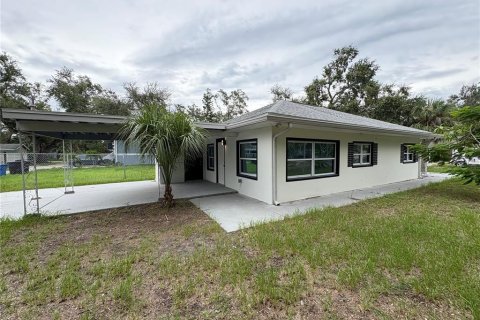 Casa en venta en Saint Petersburg, Florida, 3 dormitorios, 85.93 m2 № 1907277 - foto 1