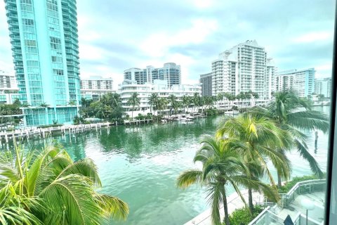 Condominio en venta en Miami Beach, Florida, 3 dormitorios, 172.98 m2 № 1861133 - foto 3