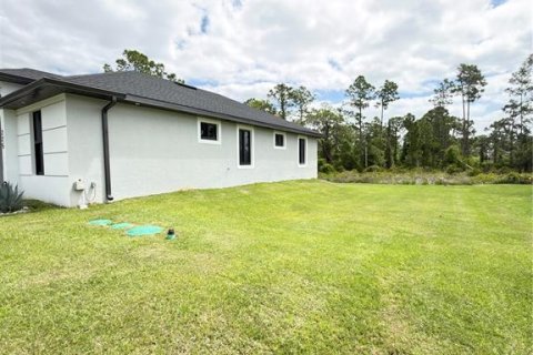 House in Lehigh Acres, Florida 3 bedrooms, 112.23 sq.m. № 2427055 - photo 6