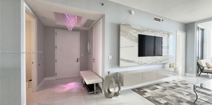 Condo à Sunny Isles Beach, Floride, 3 chambres № 1981652