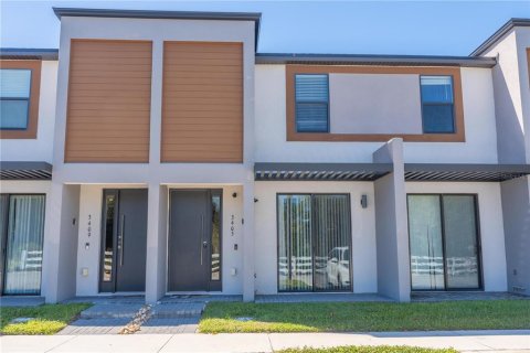Townhouse in Kissimmee, Florida 3 bedrooms, 126.35 sq.m. № 2116058 - photo 3