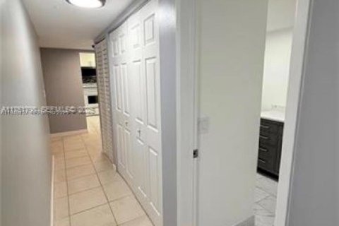 Купить кондоминиум в Плантация, Флорида 2 спальни, 118.91м2, № 2005709 - фото 16