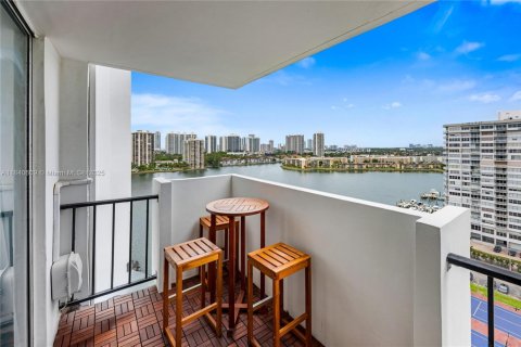 Condo in Aventura, Florida, 2 bedrooms  № 1842389 - photo 3