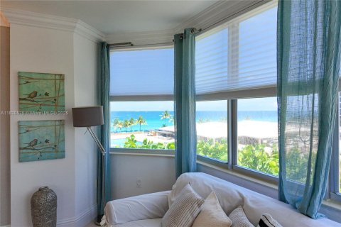 Copropriété à vendre à Hallandale Beach, Floride: 3 chambres, 165.37 m2 № 1939991 - photo 2