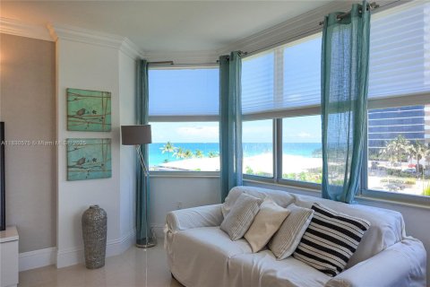 Copropriété à vendre à Hallandale Beach, Floride: 3 chambres, 165.37 m2 № 1939991 - photo 29