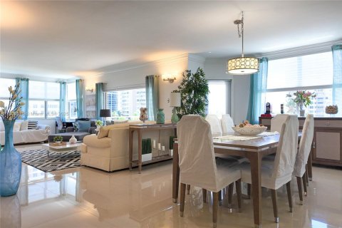Copropriété à vendre à Hallandale Beach, Floride: 3 chambres, 165.37 m2 № 1939991 - photo 8