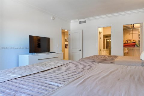 Copropriété à vendre à Hallandale Beach, Floride: 3 chambres, 165.37 m2 № 1939991 - photo 25