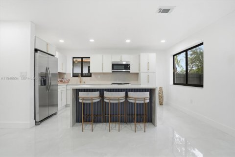 Casa en venta en Miami, Florida, 3 dormitorios, 97.55 m2 № 2002798 - foto 8