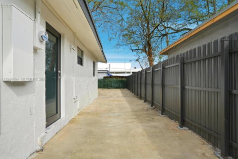 Casa en venta en Miami, Florida, 3 dormitorios, 97.55 m2 № 2002798 - foto 24