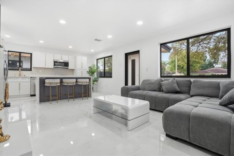Casa en venta en Miami, Florida, 3 dormitorios, 97.55 m2 № 2002798 - foto 6