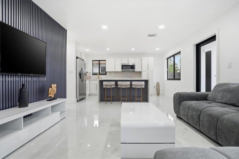 Casa en venta en Miami, Florida, 3 dormitorios, 97.55 m2 № 2002798 - foto 7