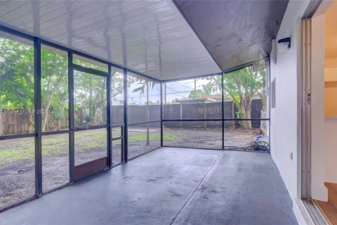 Casa en venta en Miami Gardens, Florida, 3 dormitorios, 104.52 m2 № 1981434 - foto 30