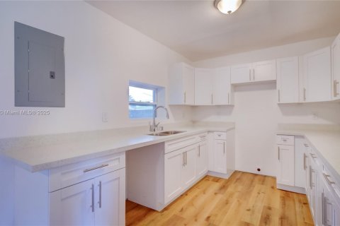 Casa en venta en Miami Gardens, Florida, 3 dormitorios, 104.52 m2 № 1981434 - foto 17