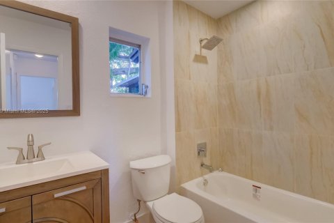 Casa en venta en Miami Gardens, Florida, 3 dormitorios, 104.52 m2 № 1981434 - foto 25