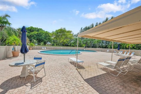 Condominio en venta en Deerfield Beach, Florida, 1 dormitorio, 86.4 m2 № 2146586 - foto 14
