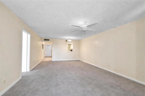 Condominio en venta en Deerfield Beach, Florida, 1 dormitorio, 86.4 m2 № 2146586 - foto 11