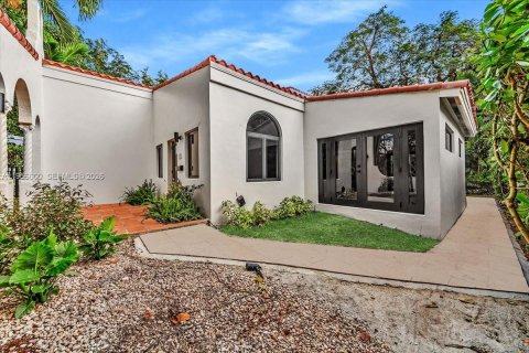 Купить виллу или дом в Корал-Гейблс, Флорида 3 спальни, 203.73м2, № 2012039 - фото 8