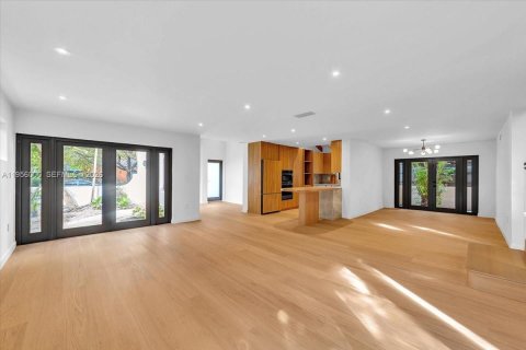 Купить виллу или дом в Корал-Гейблс, Флорида 3 спальни, 203.73м2, № 2012039 - фото 18