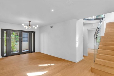 Купить виллу или дом в Корал-Гейблс, Флорида 3 спальни, 203.73м2, № 2012039 - фото 29