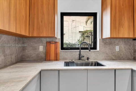 Купить виллу или дом в Корал-Гейблс, Флорида 3 спальни, 203.73м2, № 2012039 - фото 24