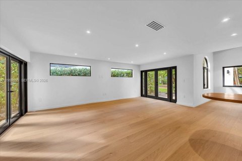 Купить виллу или дом в Корал-Гейблс, Флорида 3 спальни, 203.73м2, № 2012039 - фото 17