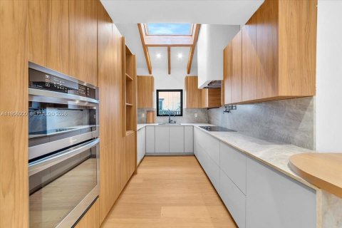 Купить виллу или дом в Корал-Гейблс, Флорида 3 спальни, 203.73м2, № 2012039 - фото 22