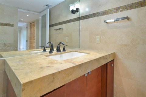 Copropriété à vendre à Miami Beach, Floride: 1 chambre, 74.79 m2 № 1794104 - photo 11