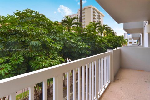Copropriété à vendre à Miami Beach, Floride: 1 chambre, 74.79 m2 № 1794104 - photo 2