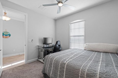 House in Palmetto, Florida 3 bedrooms, 194.91 sq.m. № 2222841 - photo 6