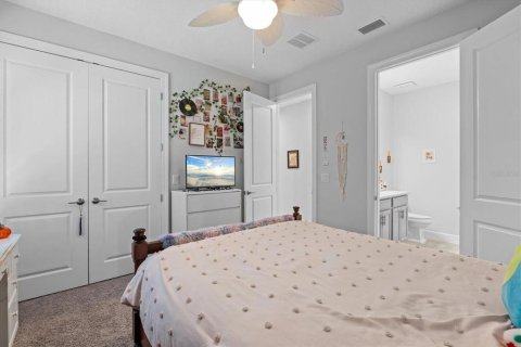 House in Palmetto, Florida 3 bedrooms, 194.91 sq.m. № 2222841 - photo 12