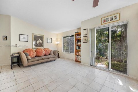 House in Homestead, Florida 3 bedrooms, 110.74 sq.m. № 1478988 - photo 9