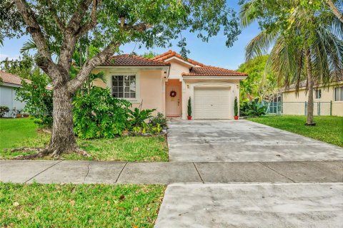 House in Homestead, Florida 3 bedrooms, 110.74 sq.m. № 1478988 - photo 1