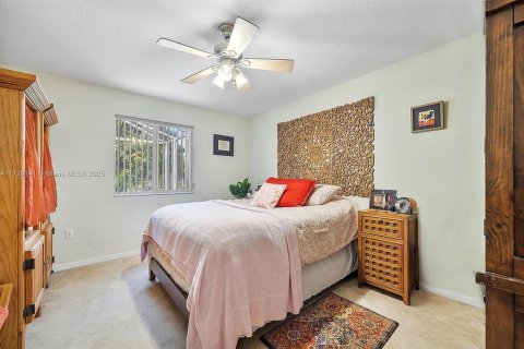 House in Homestead, Florida 3 bedrooms, 110.74 sq.m. № 1478988 - photo 16