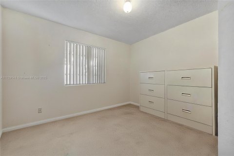 House in Homestead, Florida 3 bedrooms, 110.74 sq.m. № 1478988 - photo 21