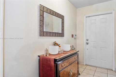 House in Homestead, Florida 3 bedrooms, 110.74 sq.m. № 1478988 - photo 4
