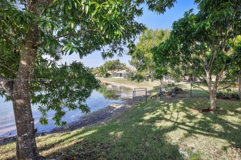 House in Homestead, Florida 3 bedrooms, 110.74 sq.m. № 1478988 - photo 30