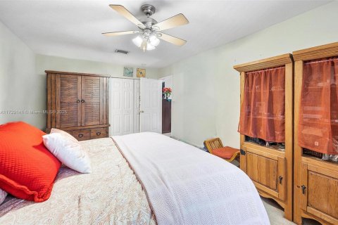 House in Homestead, Florida 3 bedrooms, 110.74 sq.m. № 1478988 - photo 17