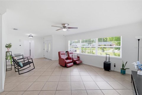 Casa en venta en Brandon, Florida, 5 dormitorios, 206.06 m2 № 2126891 - foto 3