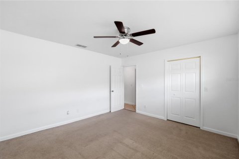 House in Brandon, Florida 5 bedrooms, 206.06 sq.m. № 2126891 - photo 23