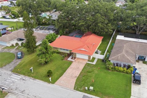 House in Brandon, Florida 5 bedrooms, 206.06 sq.m. № 2126891 - photo 16