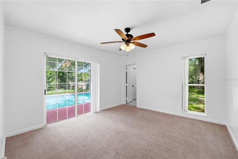 House in Brandon, Florida 5 bedrooms, 206.06 sq.m. № 2126891 - photo 21