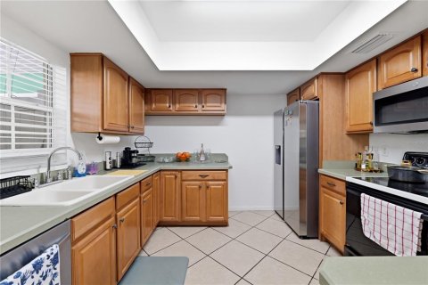 Casa en venta en Brandon, Florida, 5 dormitorios, 206.06 m2 № 2126891 - foto 6