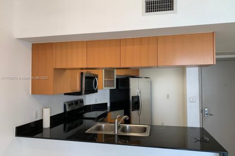 Купить кондоминиум в Майами, Флорида 2 спальни, 97.36м2, № 1576018 - фото 6