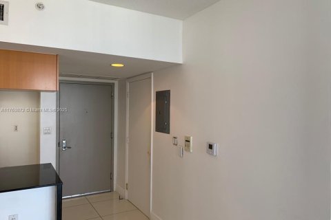 Купить кондоминиум в Майами, Флорида 2 спальни, 97.36м2, № 1576018 - фото 7
