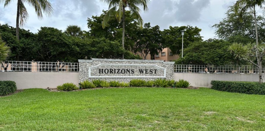 Condominio en Miami, Florida, 2 dormitorios  № 1476738
