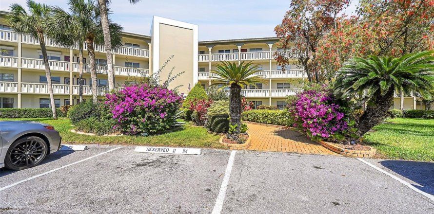 Condo in Coconut Creek, Florida, 2 bedrooms  № 1120244